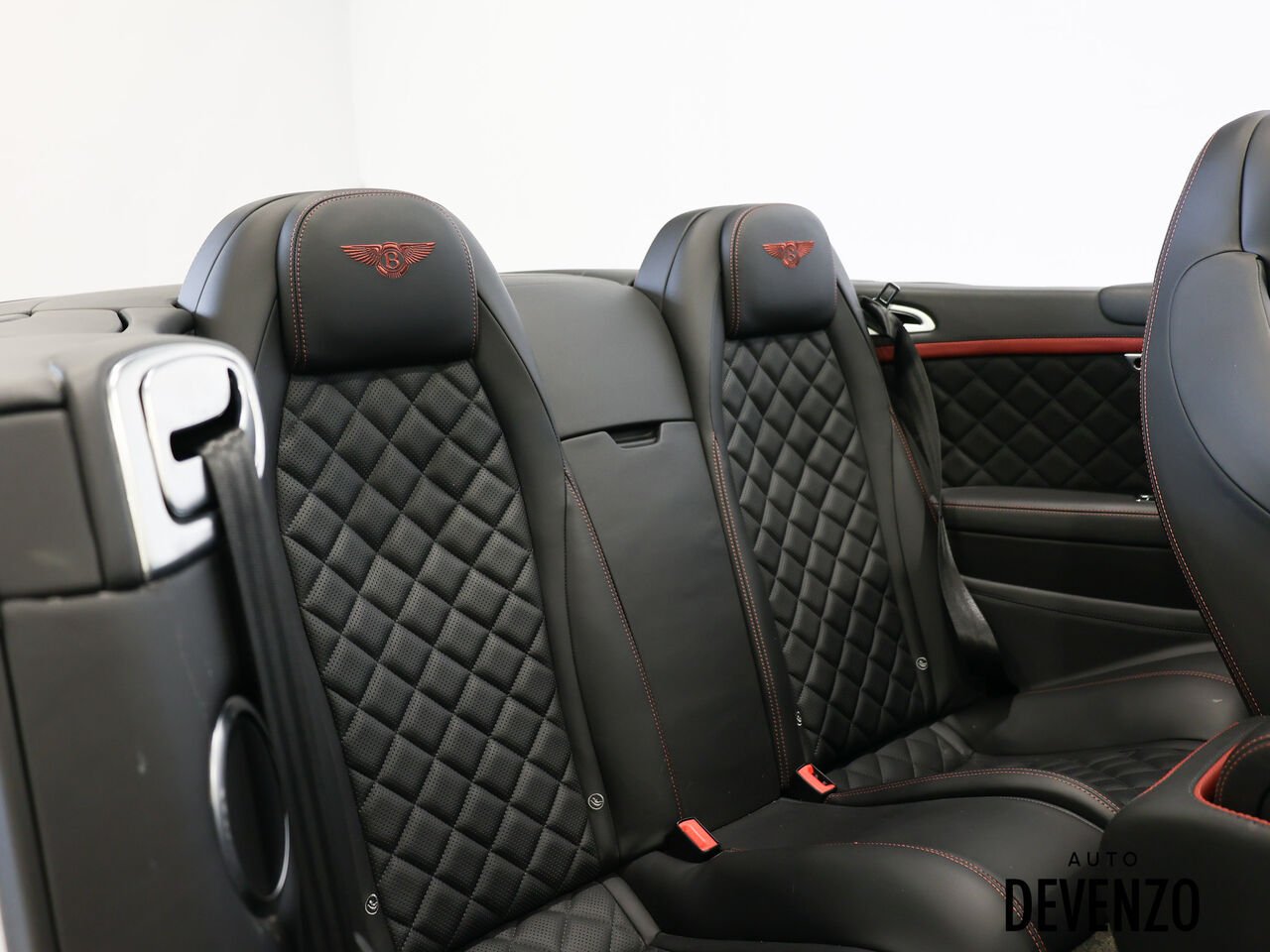 2017 Bentley Continental Silver Saint-Eustache - photo #13