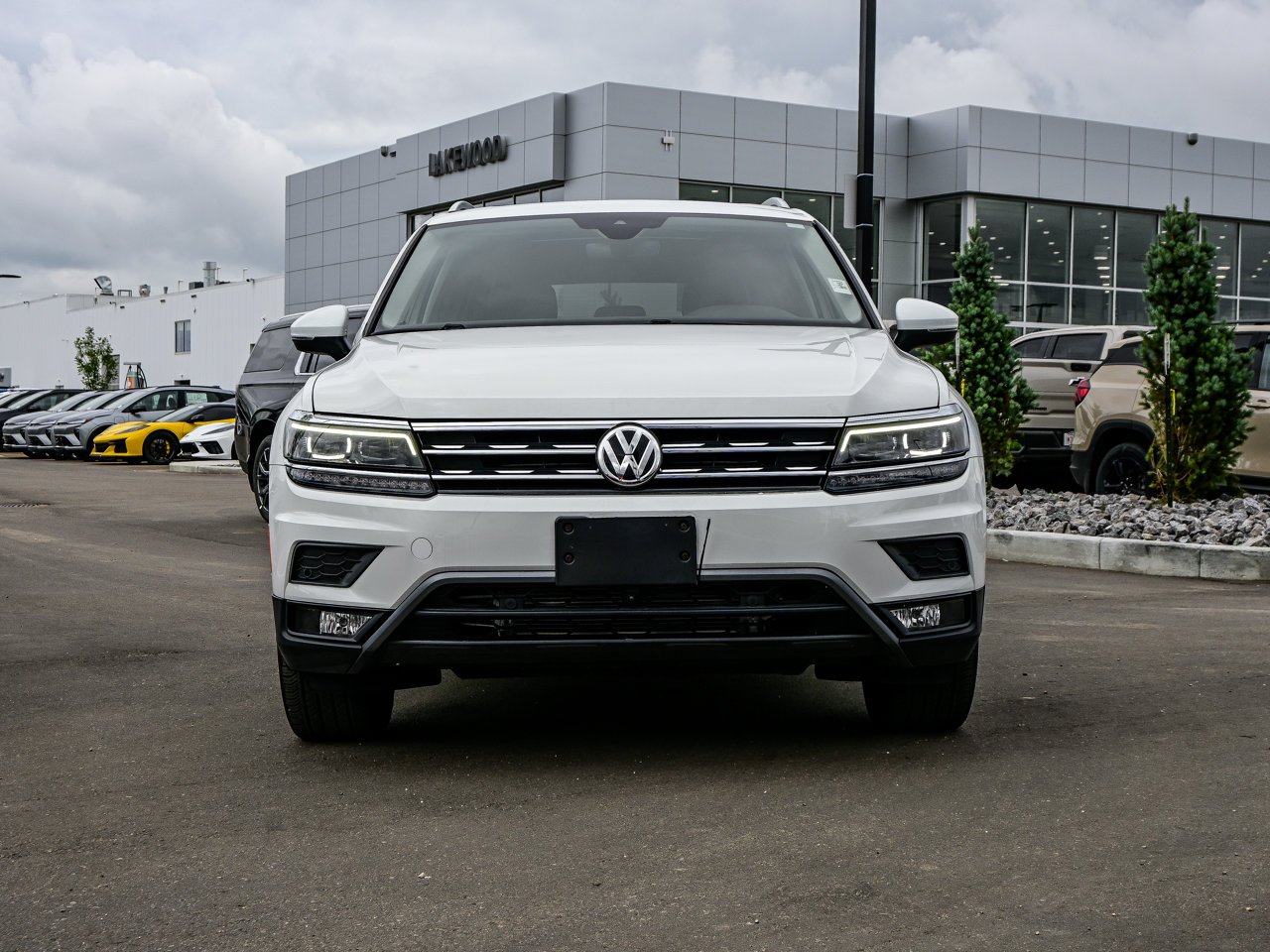 2018 Volkswagen Tiguan Highline 4MOTION White Sherwood Park - photo #2