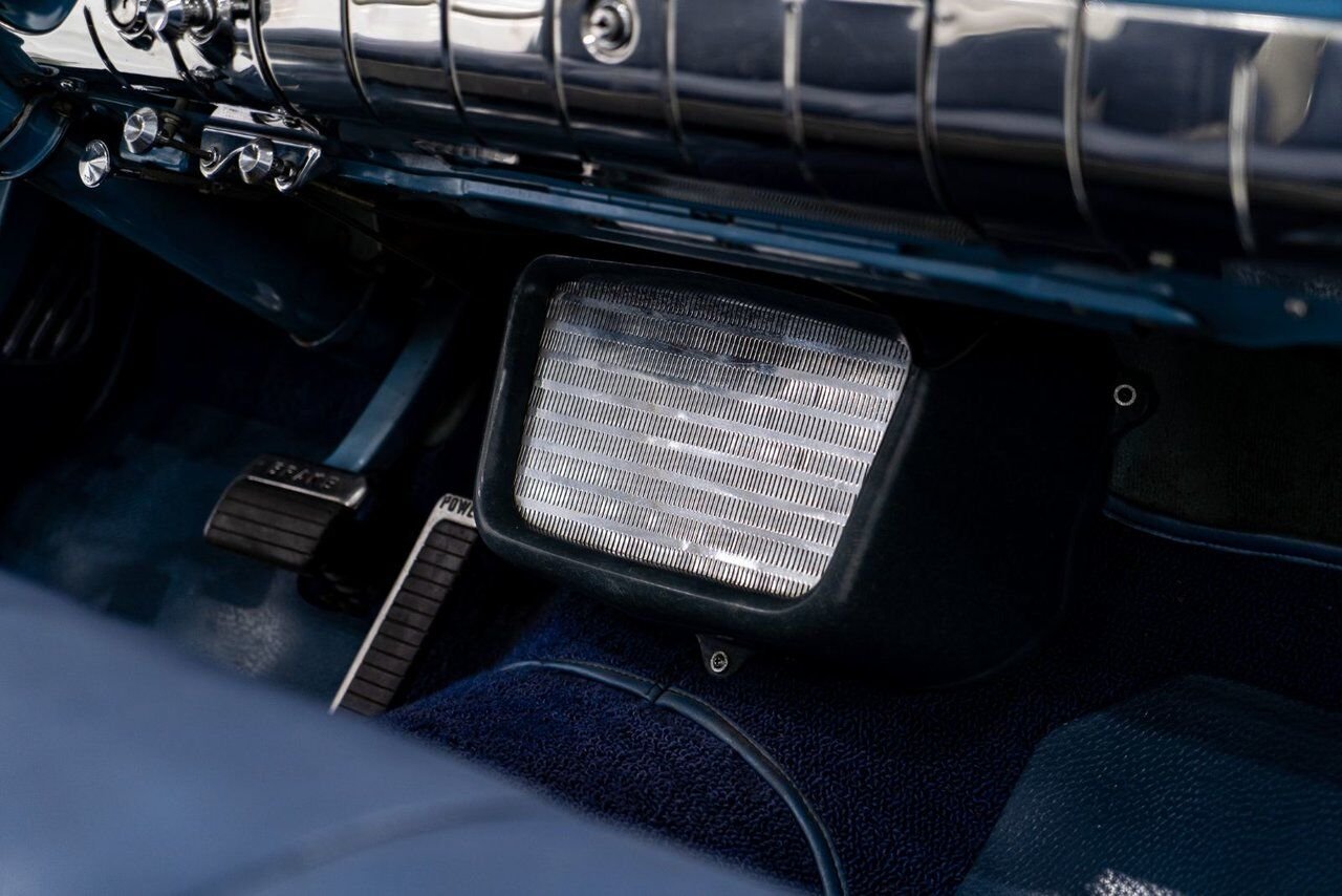 Pontiac Bonneville *PRICE IN USD* Fuel injected 347/315HP 1 of 630 produced 1957 Blanc Montréal - photo #69