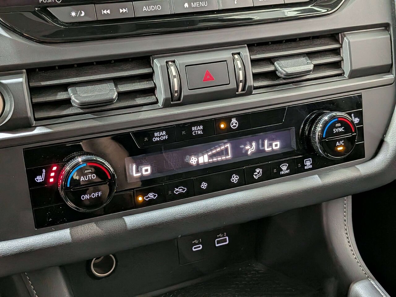 2024 Nissan Pathfinder S 4WD Black Val-David - photo #28