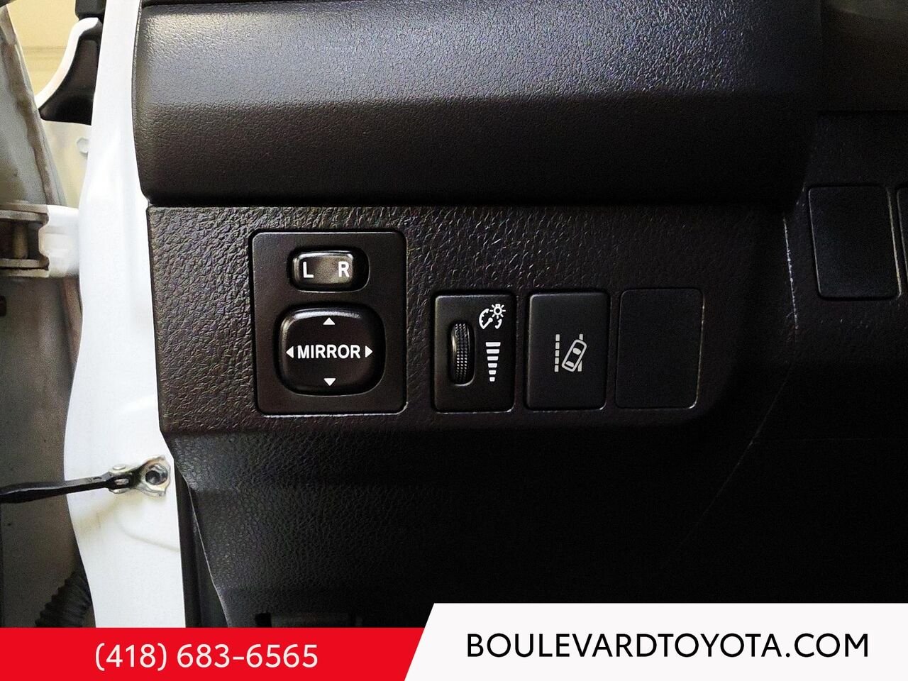 2018 Toyota RAV4 100160A-117 | LE White Québec - photo #10