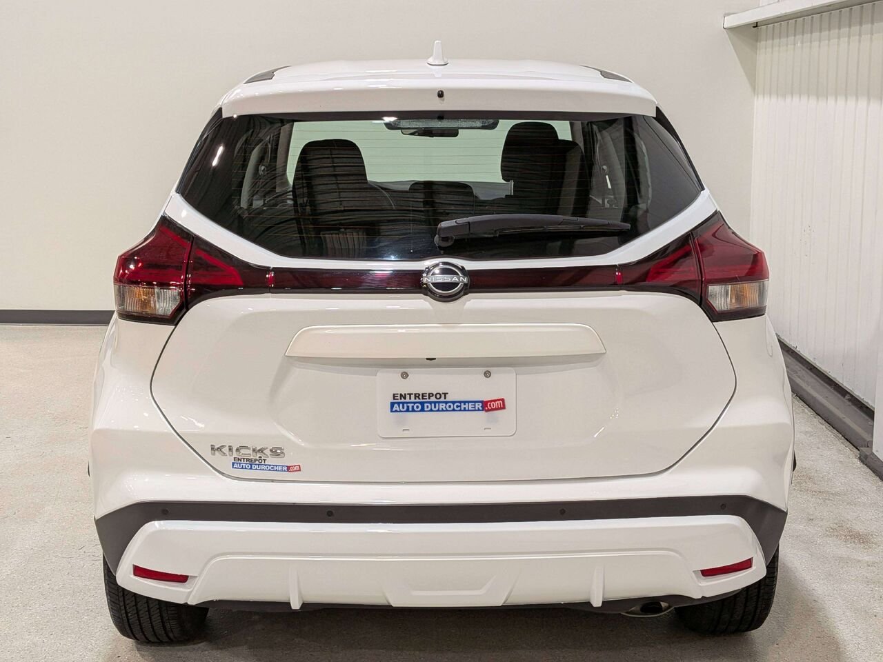 2024 Nissan Kicks S FWD White Val-David - photo #5