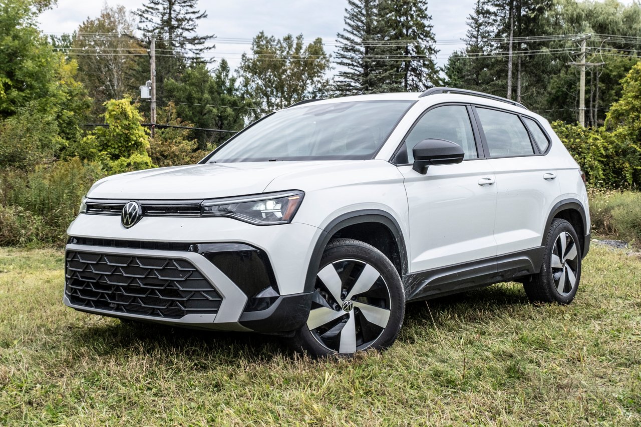 2025 Volkswagen Taos White Gatineau - photo #0