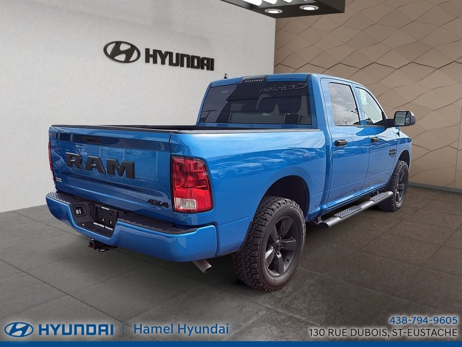 2023 Ram 1500 Classic Express cabine d'équipe 4x4 caisse de 5 pi 7 po Blue
