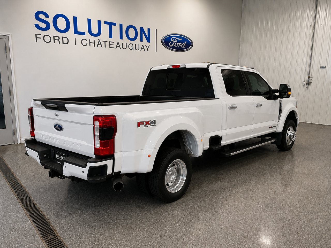 2024 Ford Super Duty F-450 DRW KING RANCH White Châteauguay - photo #3