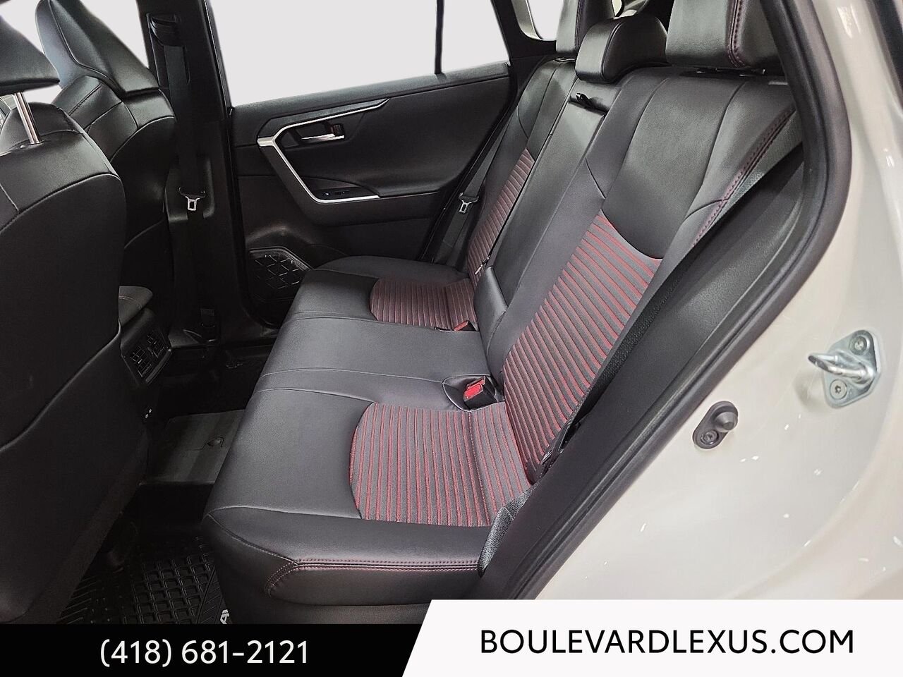 Toyota RAV4 Prime (PHEV) 19298A 2022 Blanc Québec - photo #17