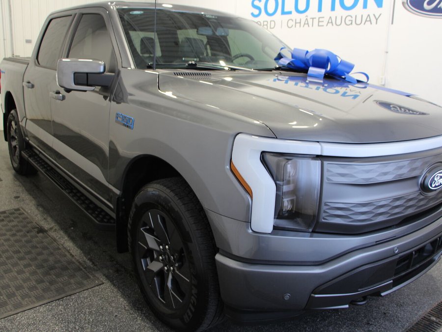 Ford F-150 Lightning LARIAT 2025 Gris