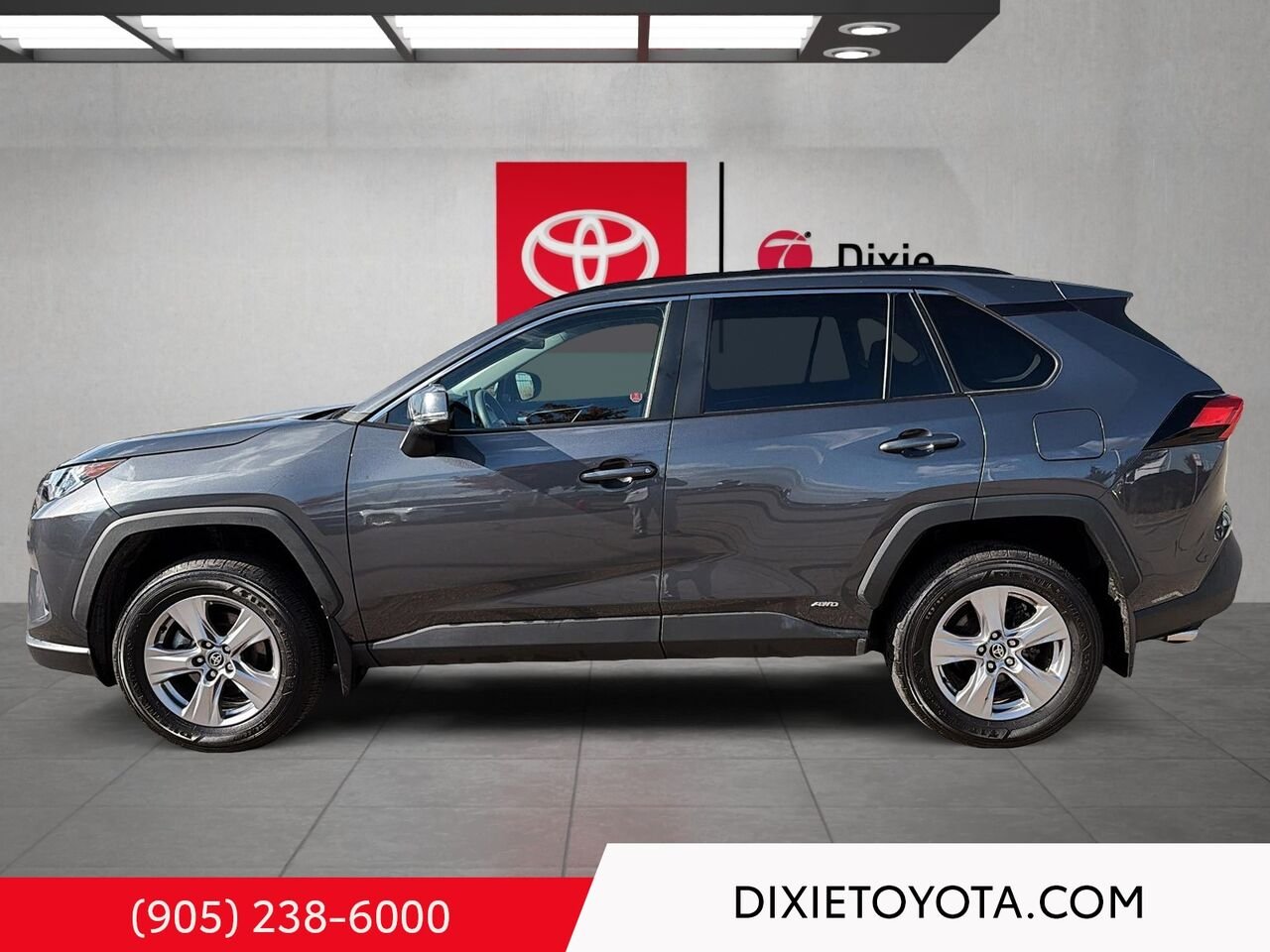 2025 Toyota RAV4 HYBRID LE AWD / HEATED SEATS / TOYOTA SAFETY SENSE / CARPLAY AND ANDROID AUTO Grey Mississauga - photo #5
