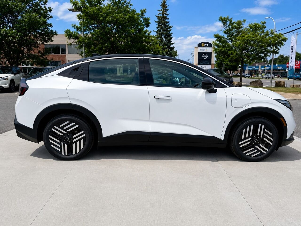 NISSAN LEAF LEAF SV+ 2026 Blanc Everest nacré triple couche/Noir Châteauguay - photo #5