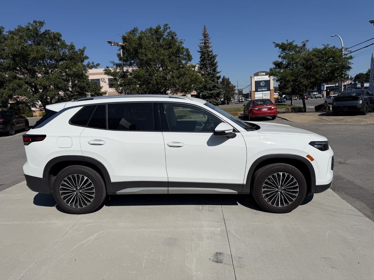 2026 Volkswagen Tiguan Comfortline 4MOTION White Châteauguay - photo #5