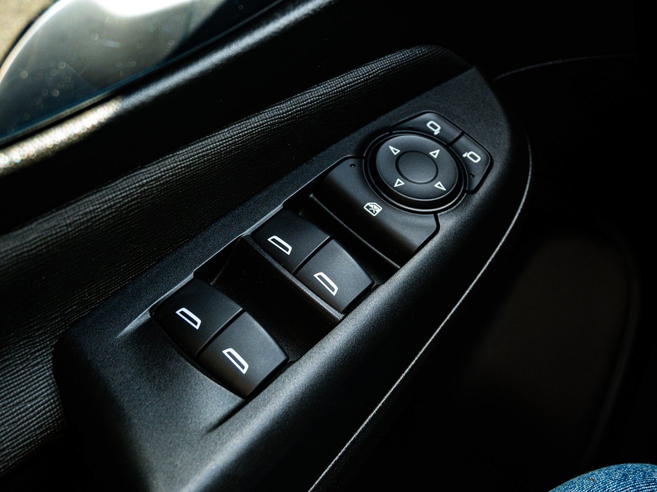 2025 Buick Envista FWD 4dr Preferred White Sherwood Park - photo #19