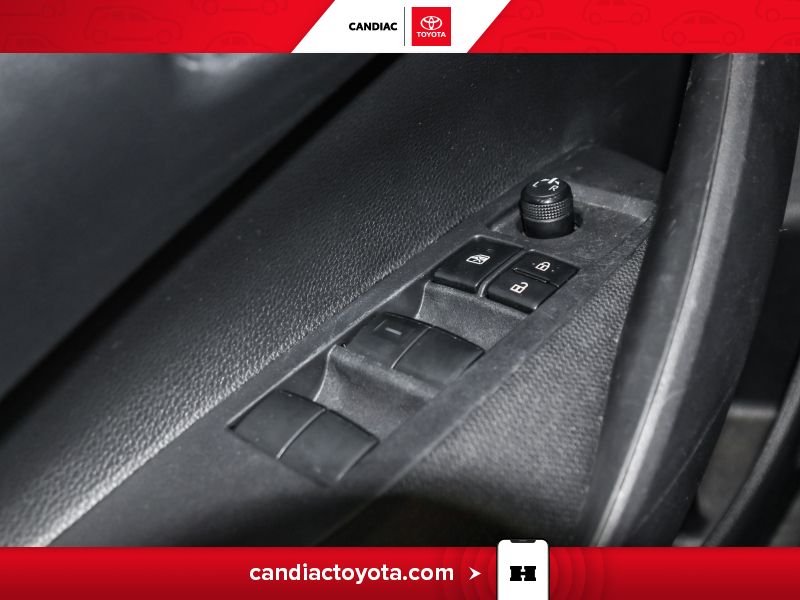 2025 Toyota Corolla White Blainville - photo #17