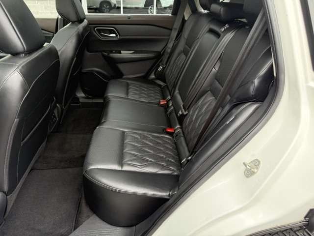 2023 Nissan Rogue White Saint-Basile-le-Grand - photo #16