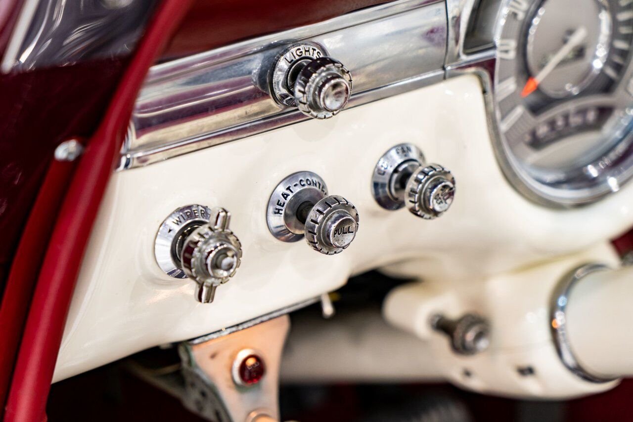 Oldsmobile 98 PRIX EN USD | Convertible Beautifully Presented from complete Restoration 1953 Rouge Montréal - photo #8