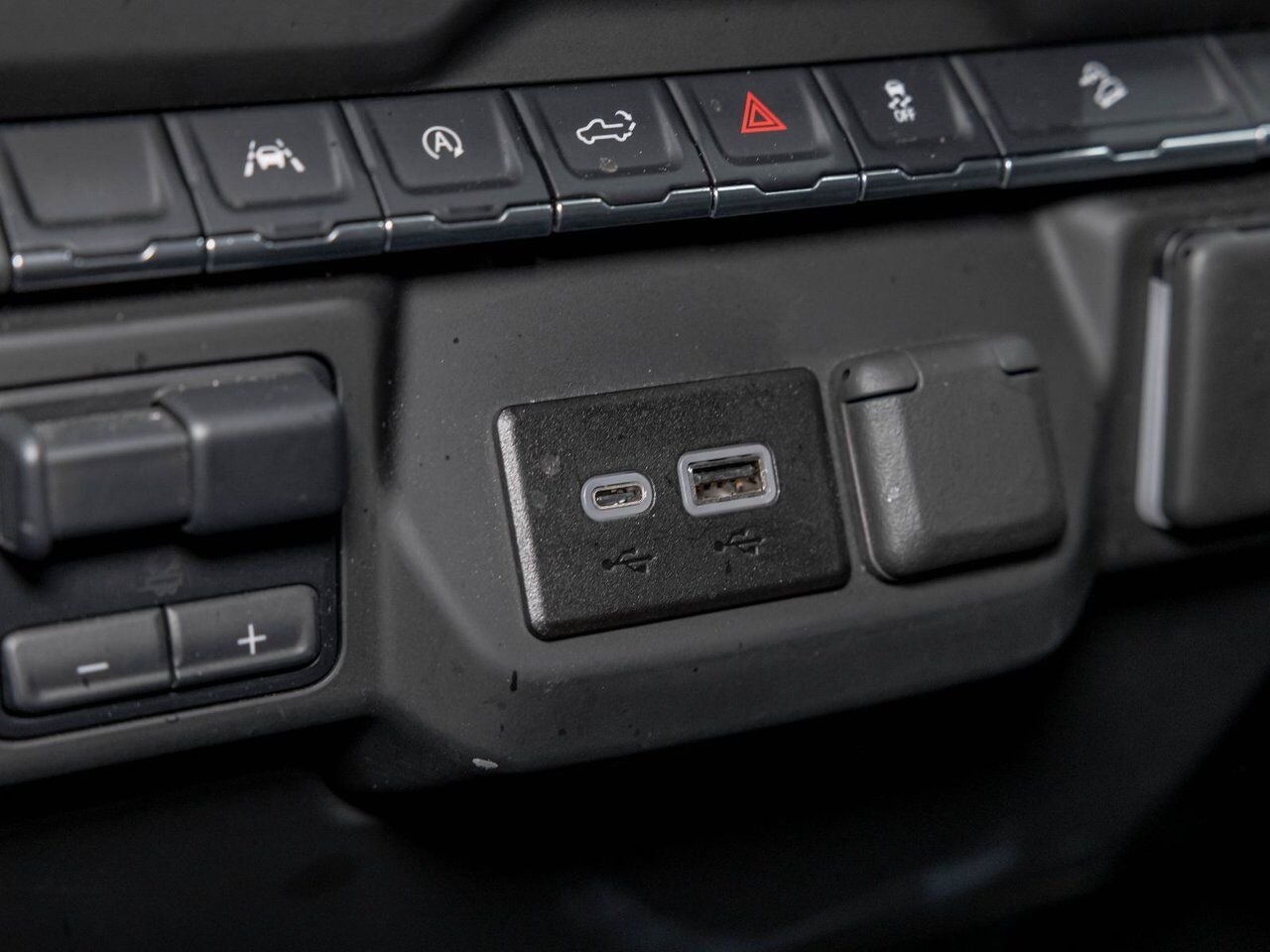 Chevrolet Silverado 1500 CUSTOM TRAIL BOSS CREW 4X4 *CARPLAY* BEDLINER WIFI 2024 Noir Saint-Jérôme - photo #21