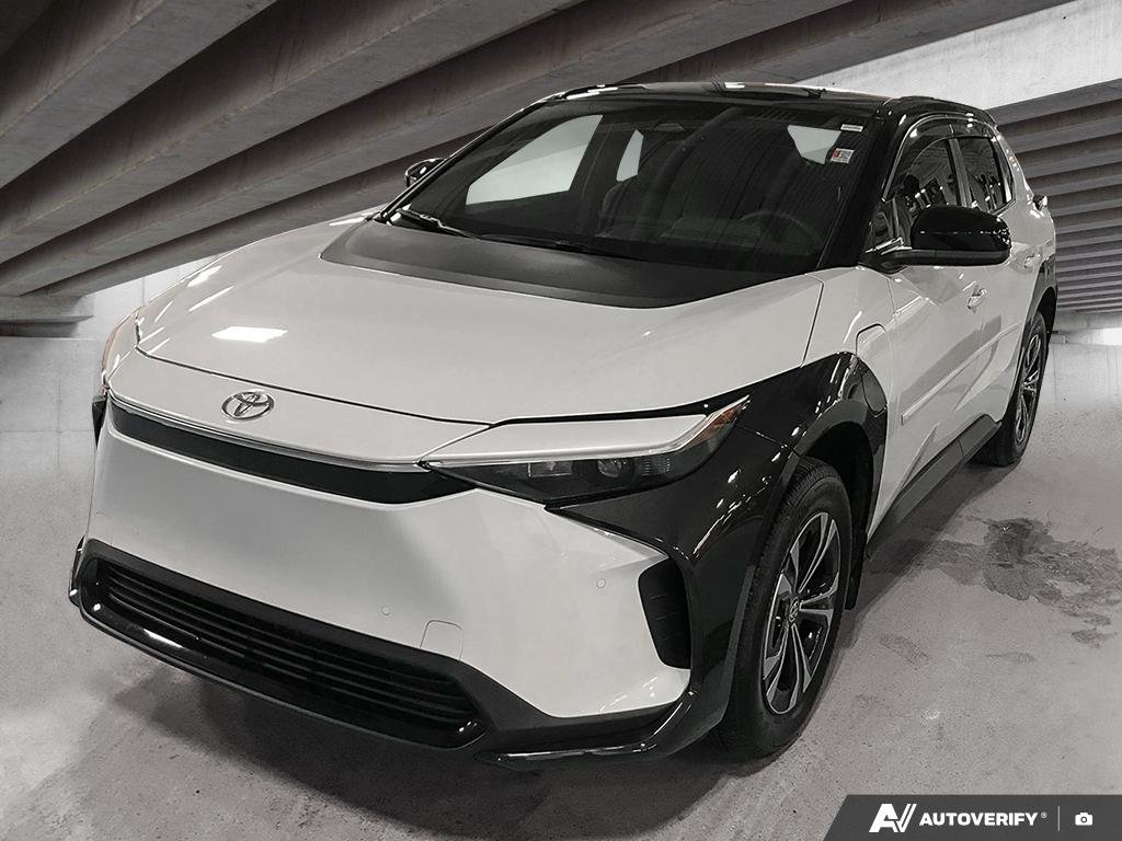 2025 Toyota bZ4X S2501170 | XLE Wind Chill Pearl with Black Roof Edmonton - photo #0