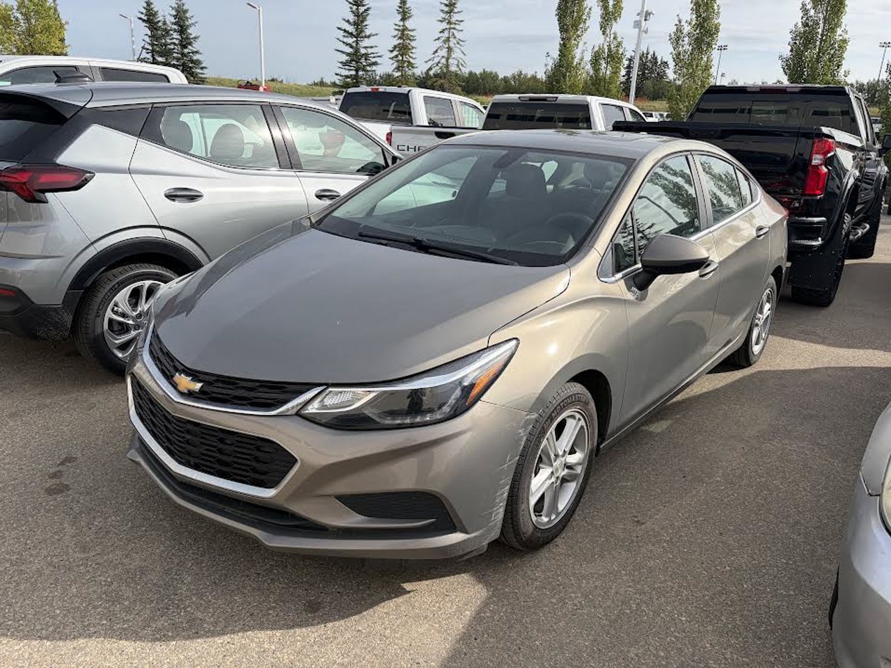 2017 Chevrolet Cruze 4dr Sdn 1.4L LT w/1SD gray Sherwood Park - photo #2