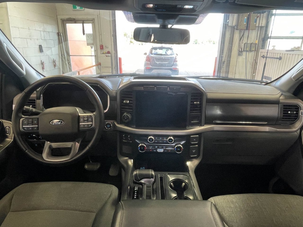 Ford F-150 Lightning XLT CREW 4X4 *GR REMORQ MAX* CHARGEUR EMB. 9.6 KW 2024 Gris Saint-Jérôme - photo #11