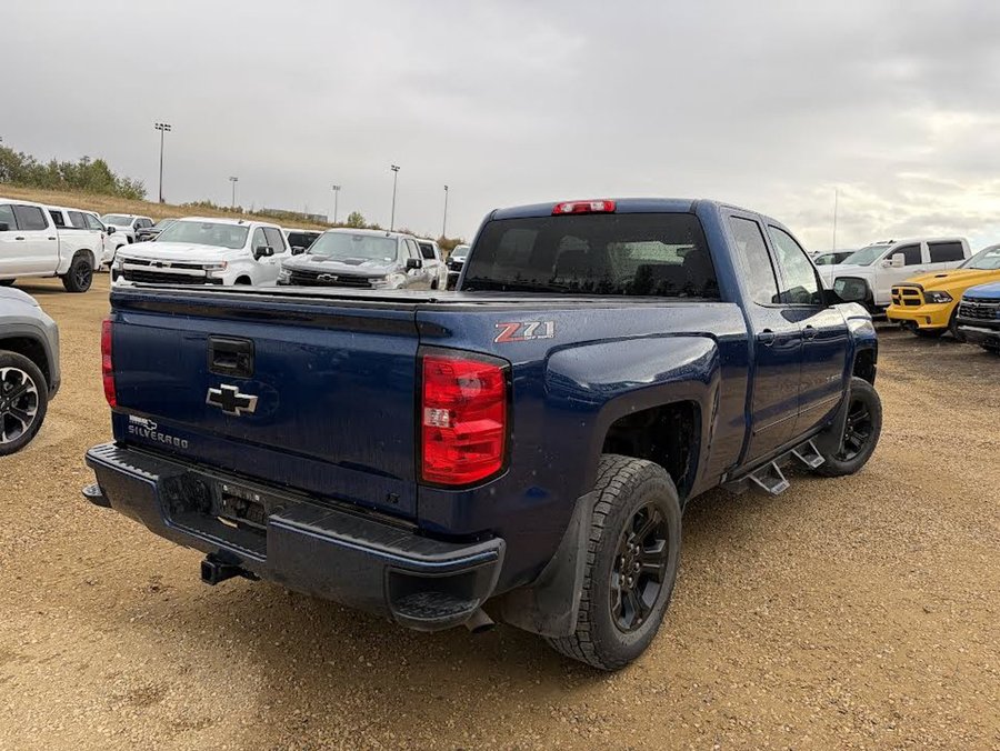 2018 Chevrolet Silverado 1500 LT 5.3L | Running Boards Blue