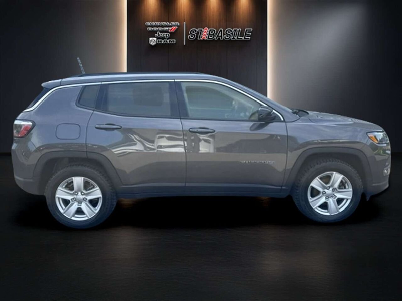2022 Jeep Compass Grey Saint-Basile-le-Grand - photo #3