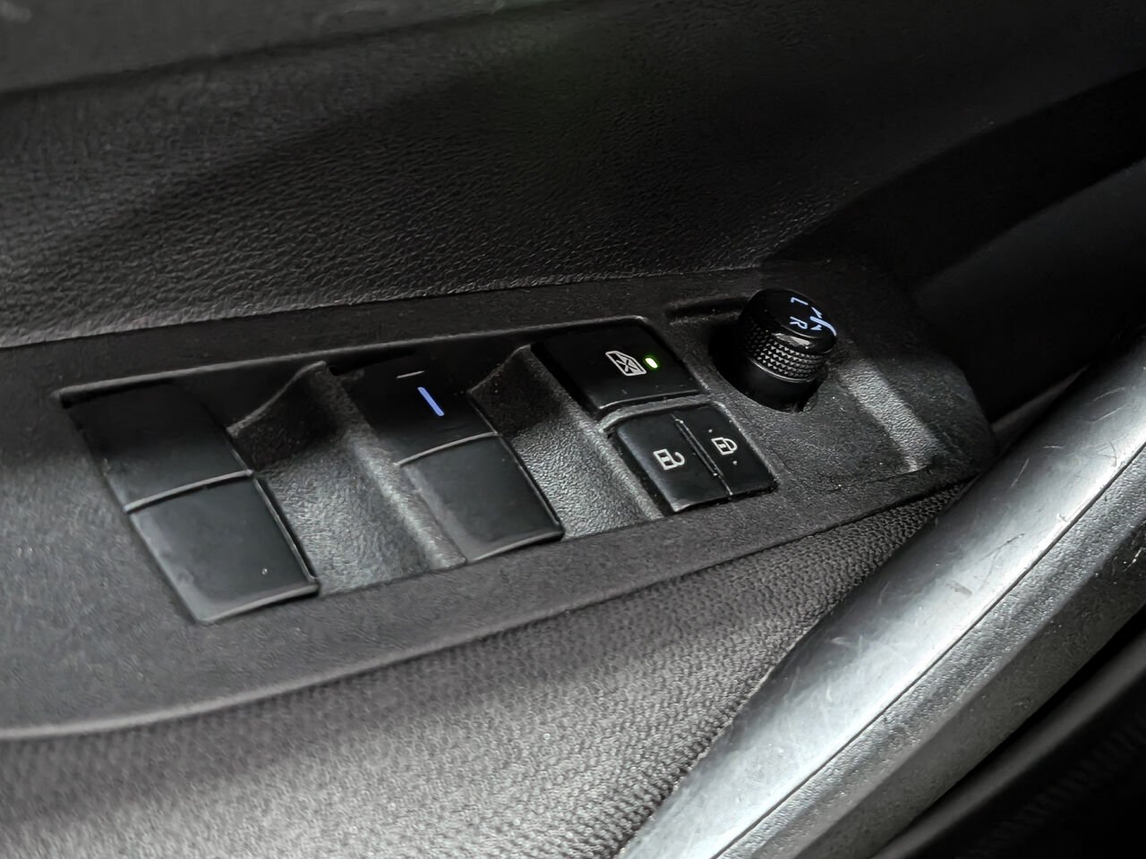 Toyota Corolla LE/SIÈGES CHAUFFANTS/CAMÉRA DE RECUL/BLUETOOTH/AC/ 2023 blanc Sherbrooke - photo #15