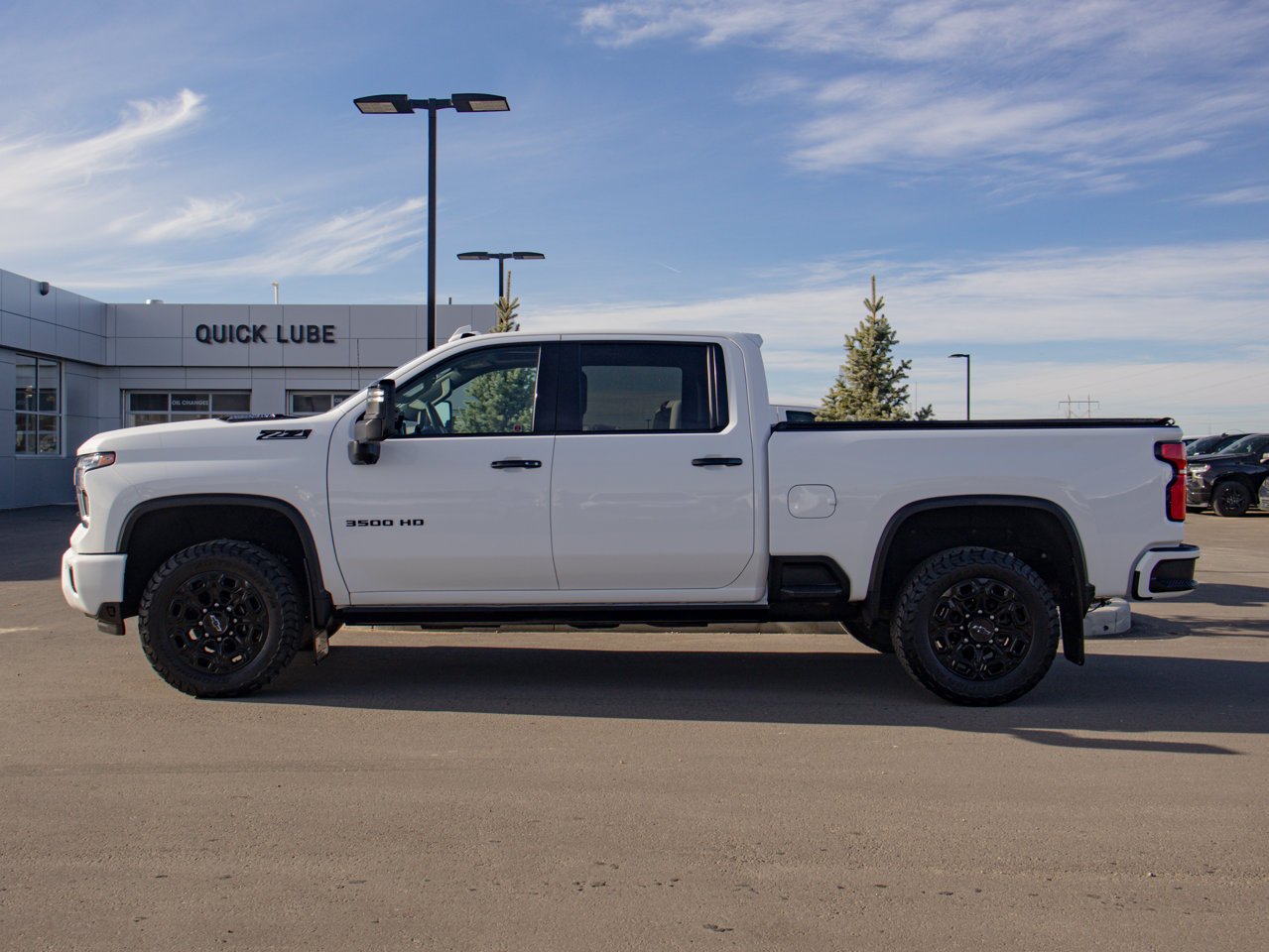 2024 Chevrolet Silverado 3500HD 4WD Crew Cab 159 LTZ White Sherwood Park - photo #6