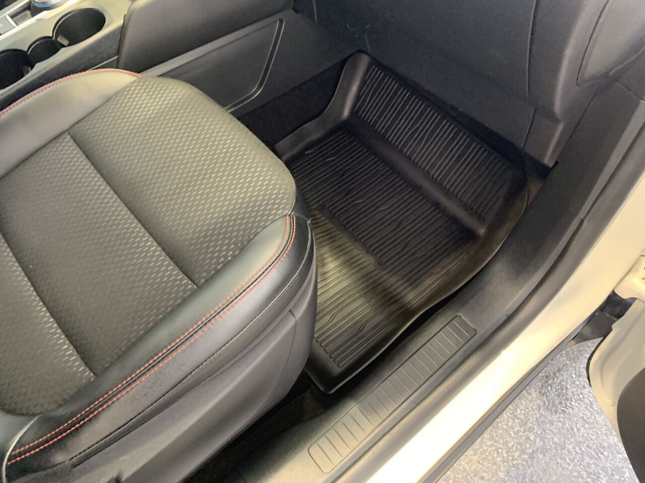 2025 Ford Escape ST-LINE HYBRIDE AWD White Châteauguay - photo #17