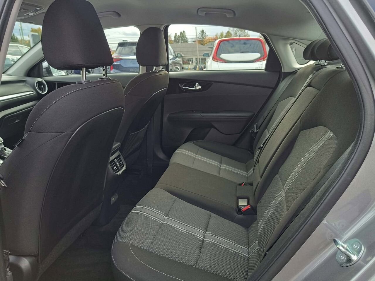 Kia Forte 2023 Gris Lac Mégantic - photo #9