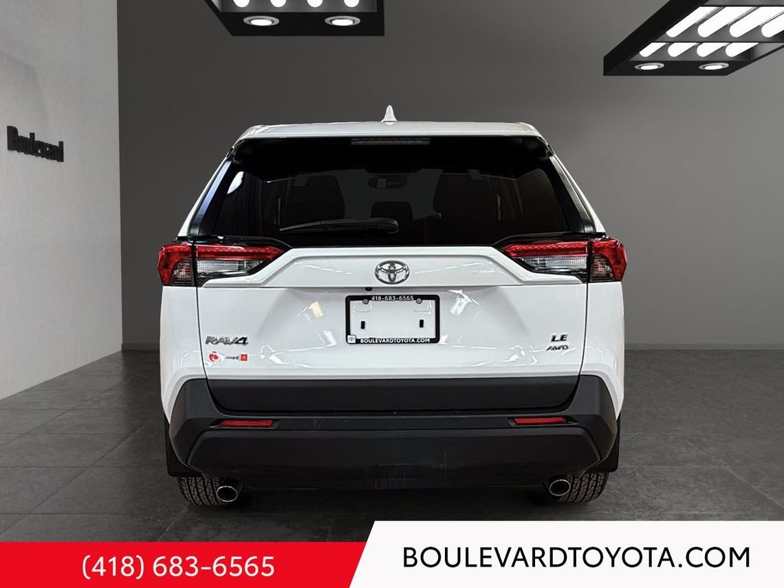 Toyota RAV4 531716-114 | LE 2024 Blanc Québec - photo #6