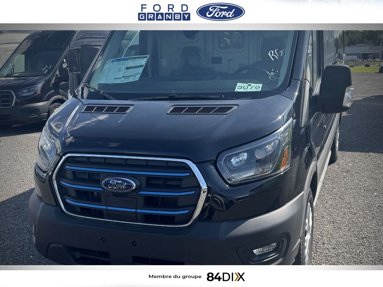 2025 Ford E-TRANSIT FOURGONNETTE UTILITAIRE Black Granby - photo #2