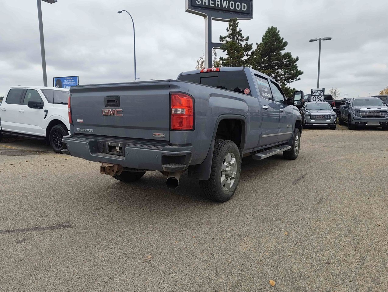 2016 GMC Sierra 2500HD 4WD Crew Cab 153.7 SLT Light Steel Gray Metallic Sherwood Park - photo #5