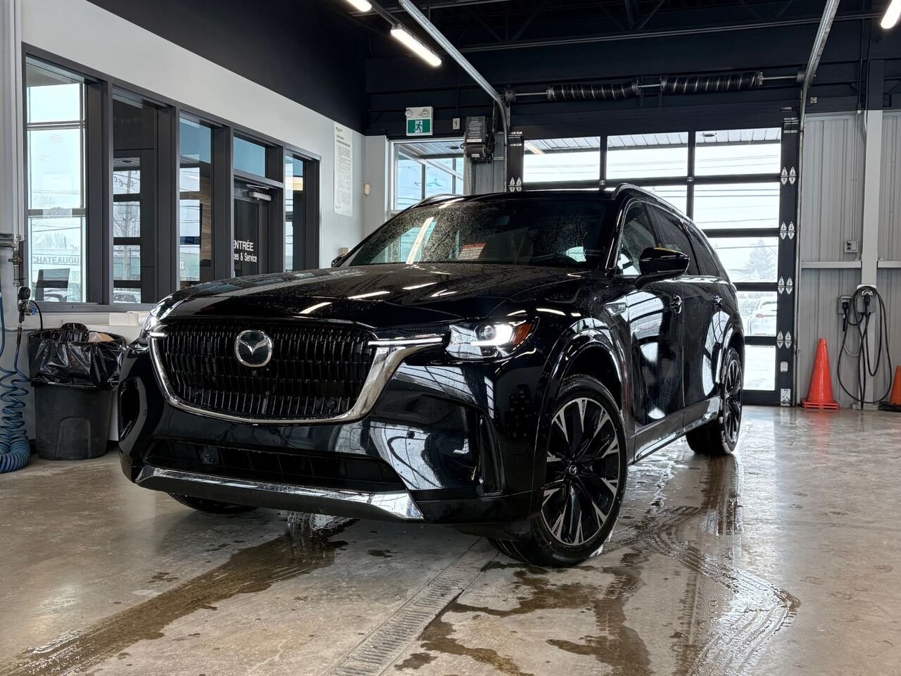MAZDA CX-90 hybride rechargeable Signature TI 2026 Noir de jais mica Châteauguay - photo #0