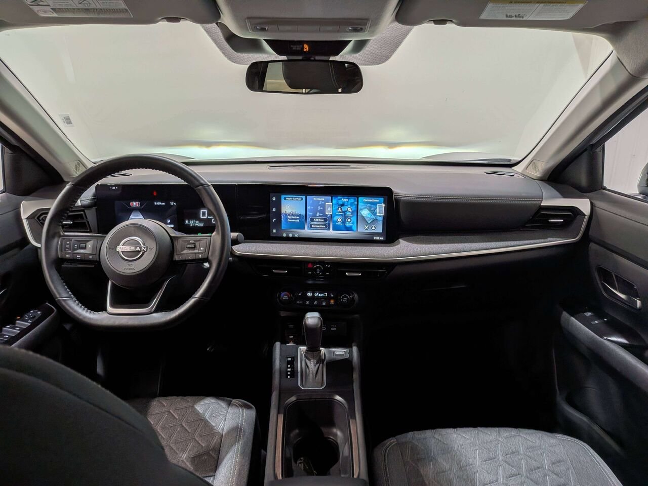 2026 Nissan Kicks SV AWD White Val-David - photo #11