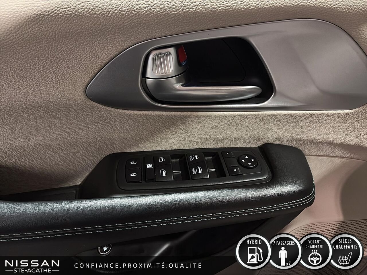 Chrysler Pacifica Hybrid 2018 Gris Ste-Agathe des Monts - photo #15