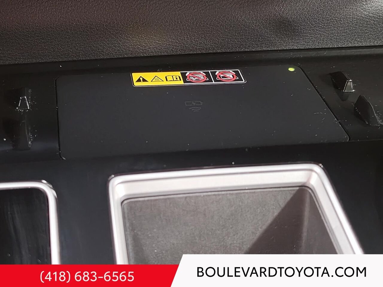 2025 Toyota Sienna 100498A-74 | LIMITED, 7 PLACES, AWD Blue Québec - photo #15