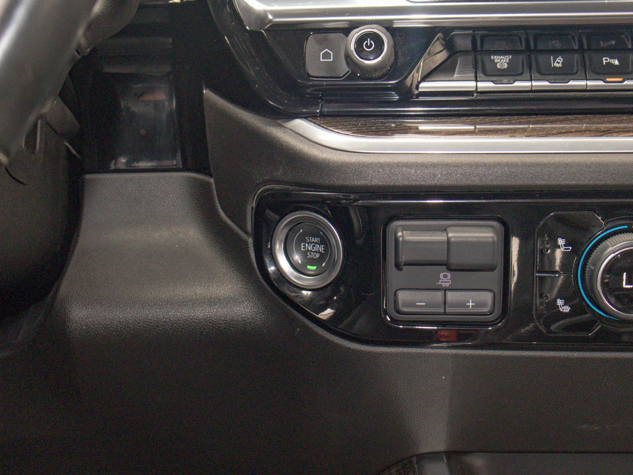 2025 Chevrolet Silverado 3500HD 4WD Crew Cab 159 LT White Sherwood Park - photo #26