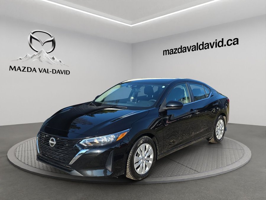 Nissan Sentra S Plus CVT, caméra de recul, commande audio au volant, Apple Carplay 2024 Noir