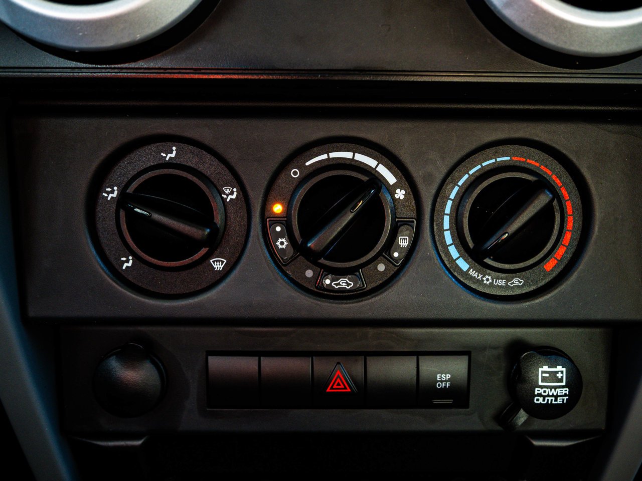 2009 Jeep Wrangler 4WD 2dr Sahara Black Sherwood Park - photo #22