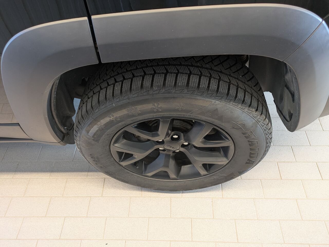 2017 Jeep Cherokee Black Gatineau - photo #4