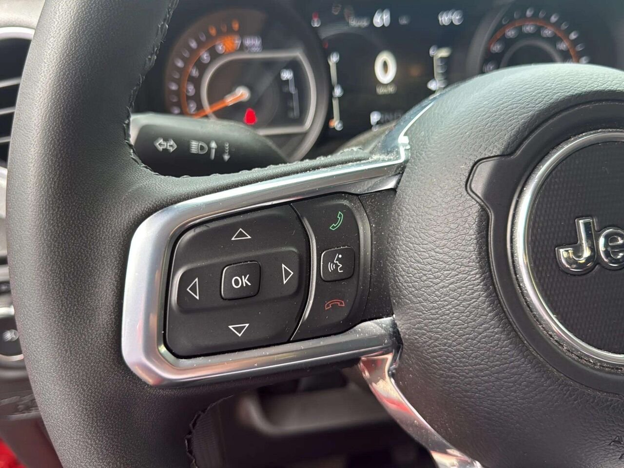 Jeep Wrangler Sahara 2025 Rouge Gatineau - photo #12