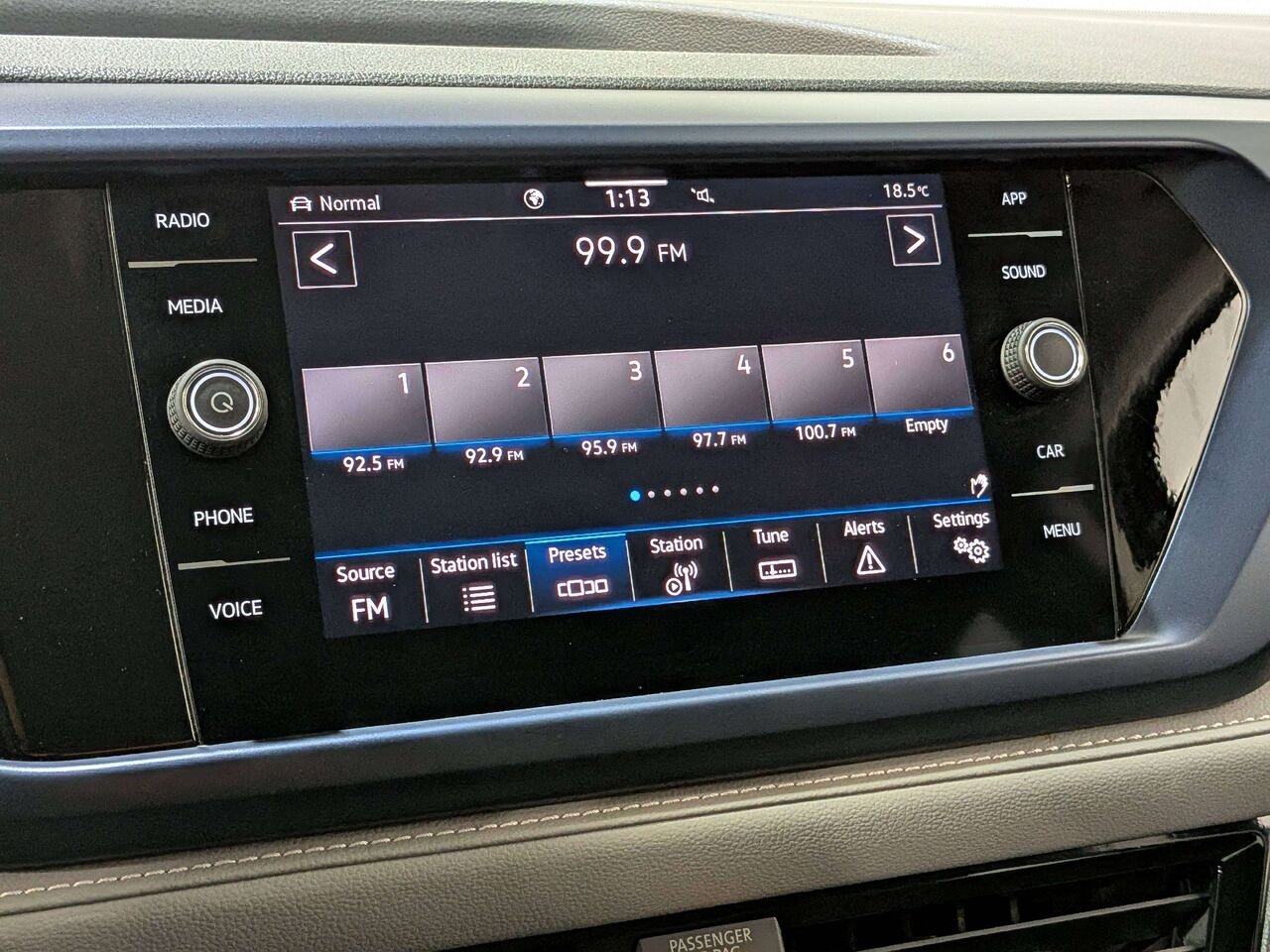 2024 Volkswagen Taos Comfortline 4MOTION Black Mirabel - photo #19