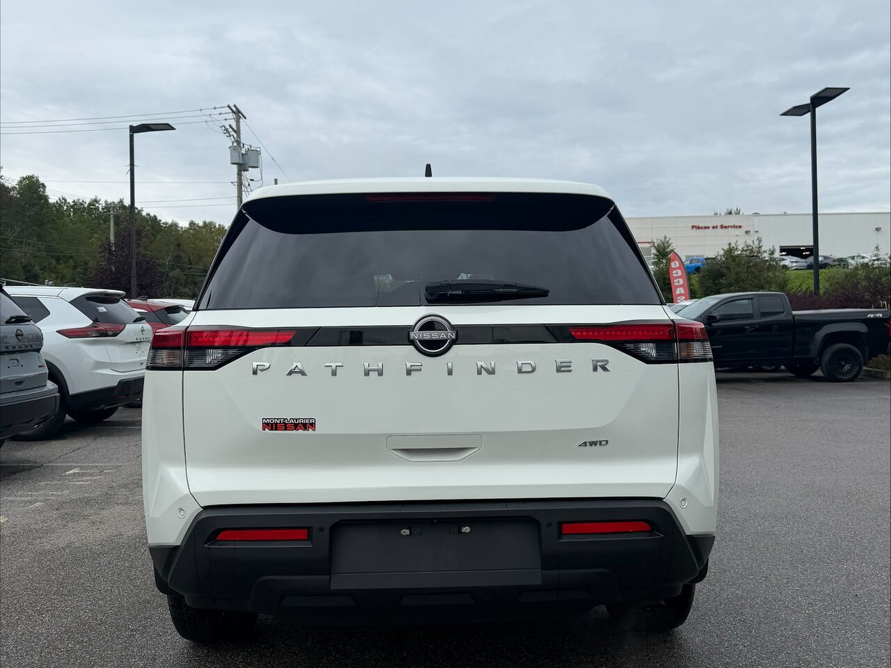 Nissan Pathfinder 2024 Blanc Mont-Laurier - photo #4