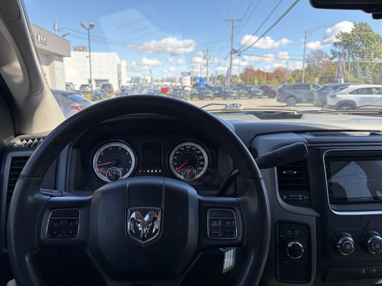 Ram 1500 Cabine multiplaces 4RM, 140,5 po ST 2017 Gris Montmagny - photo #10