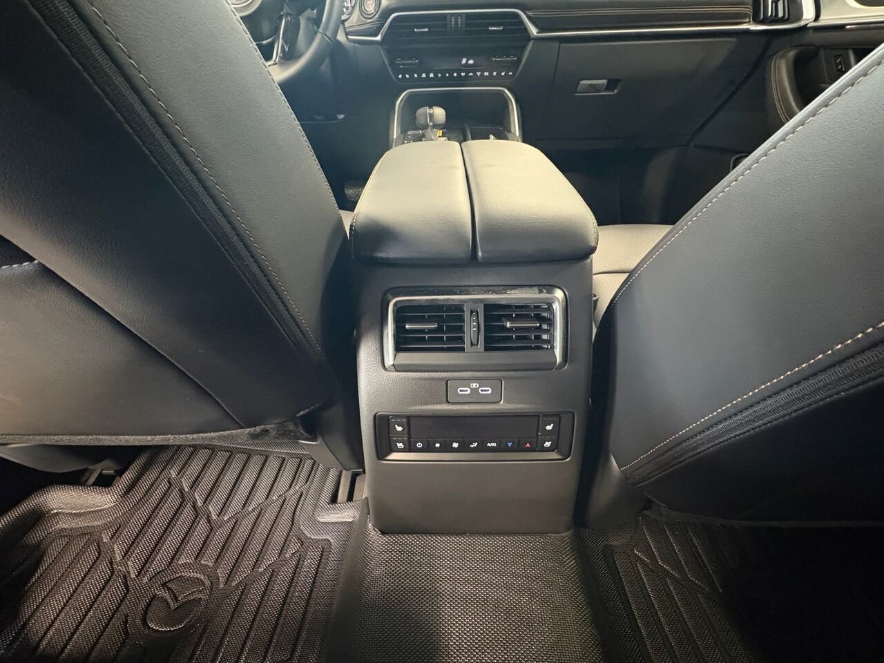 MAZDA CX-90 hybride rechargeable Signature TI 2026 Noir de jais mica Châteauguay - photo #9