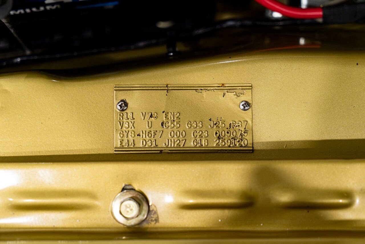 1971 Dodge Challenger *PRIX EN USD* Convertible Fully restored to desirable specifications Gold Montreal - photo #69