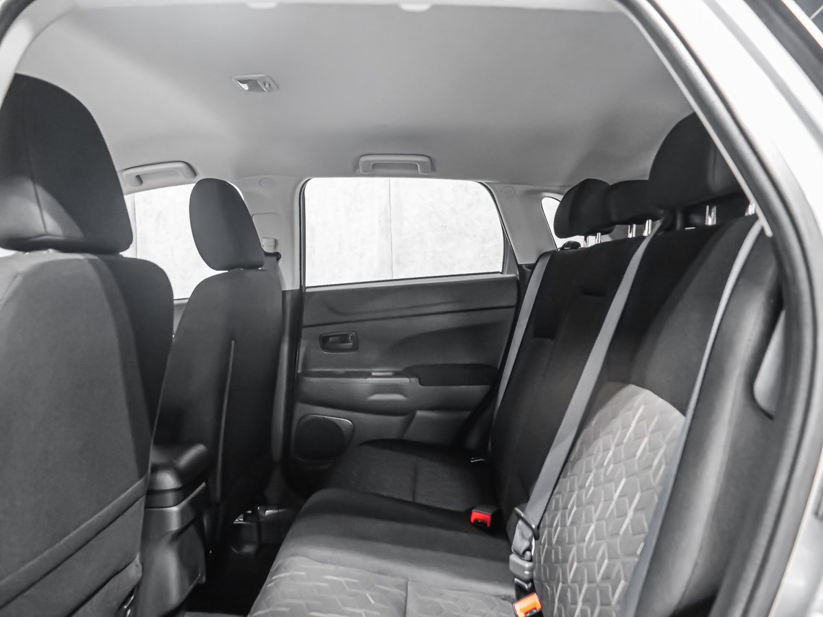 2025 Mitsubishi RVR ES FWD CARPLAY CAMÉRA SIÈGES CHAUFFANTS Grey Montreal - photo #11