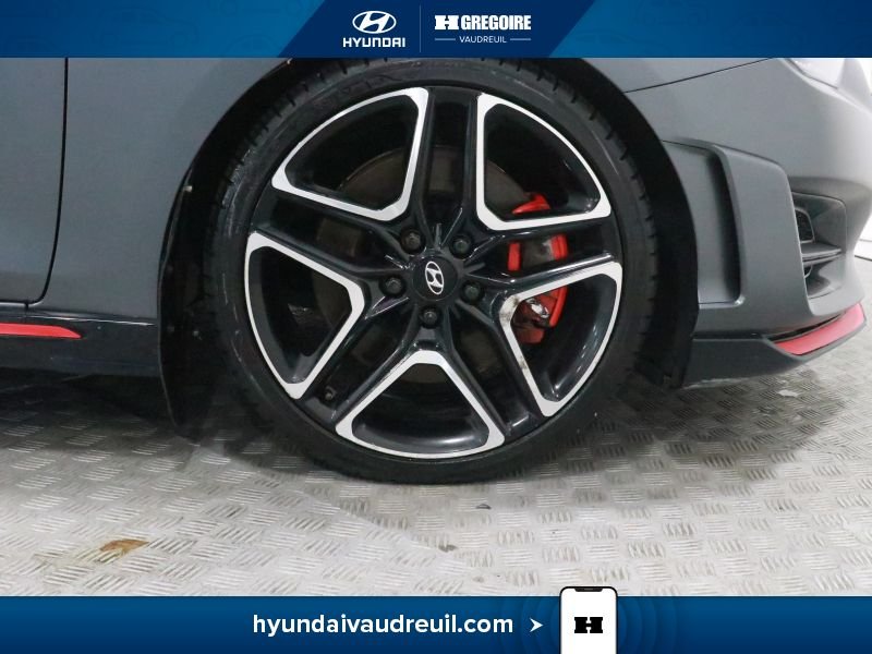 2022 Hyundai Veloster Grey Blainville - photo #32