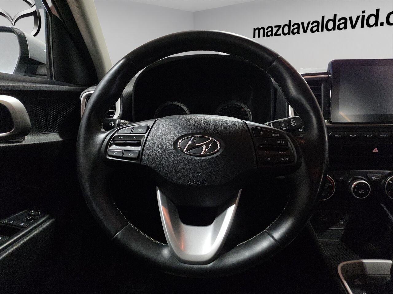 2021 Hyundai Venue Preferred IVT, volant chauffant, commande audio au volant, Apple Carplay Silver Val-David - photo #8