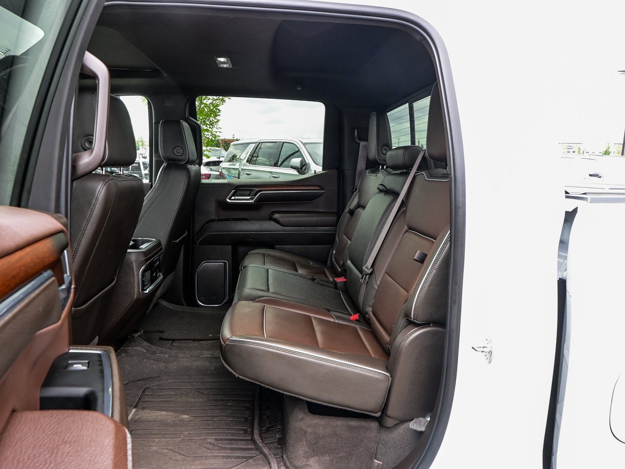 2024 GMC Sierra 1500 4WD Crew Cab 147 Denali White Sherwood Park - photo #32