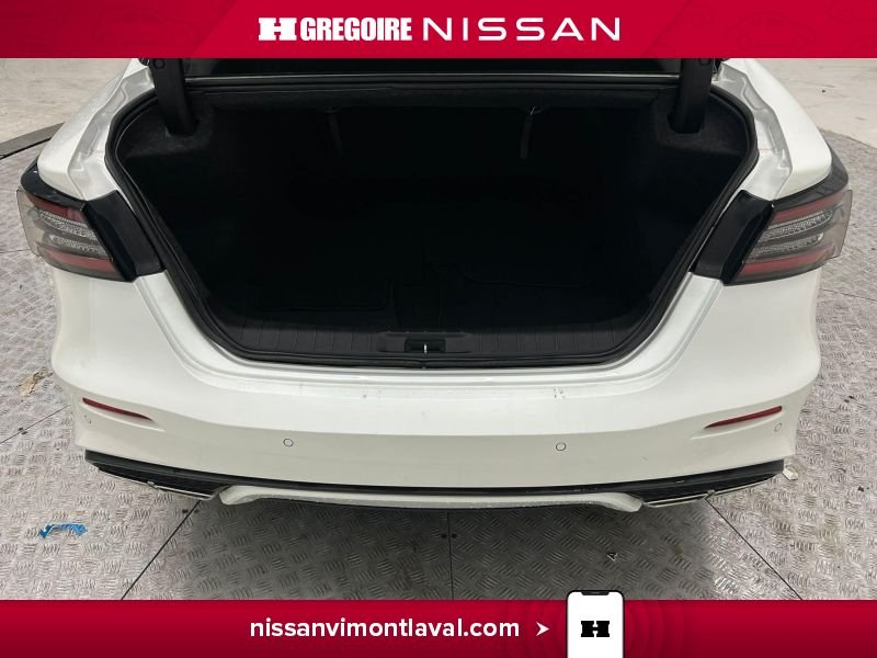 2023 Nissan Maxima White Saint-Eustache - photo #15